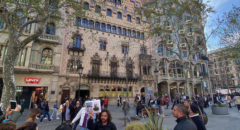 Barcelona Free Tour Gaud Sagrada Familia Modernism Barcelona