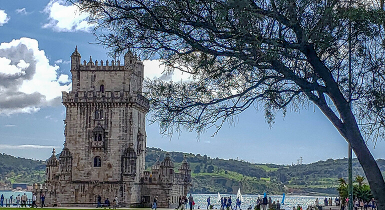 Tour en Bicicleta Eléctrica por El Río Tajo Lisboa FREETOUR