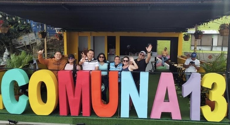 Comuna Descubre La Transformaci N Medellin Freetour