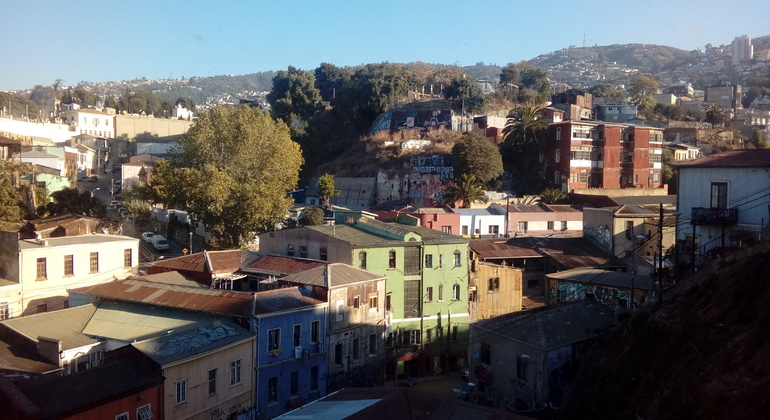 Free Tour La Ciudad Portuaria Arte Murales Y Funicular Valparaiso