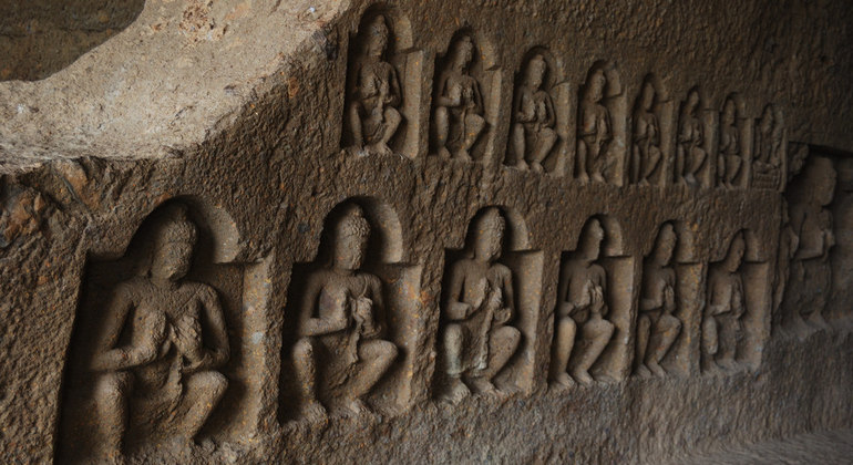 Kanheri Caves Guided Half Day Sightseeing City Tour Mumbai