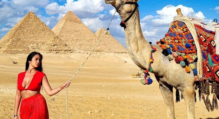 Excursion d'une journée aux Pyramides de Gizeh et à Sakkara Memphis avec un guide expert