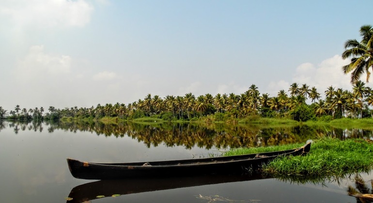 houseboat-cruise-in-the-backwaters-of-kerala-es-4