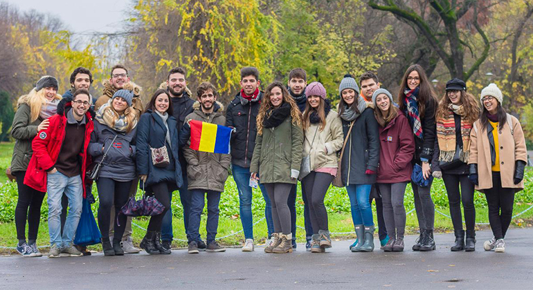 Visite libre Le communisme et la monarchie à Bucarest Fournie par BTrip Bucharest Tours