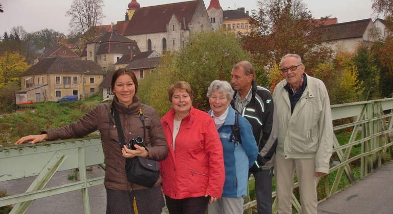 Visita gratuita a Straz nad Nezarkou: Guardianes de la Rosa Azul