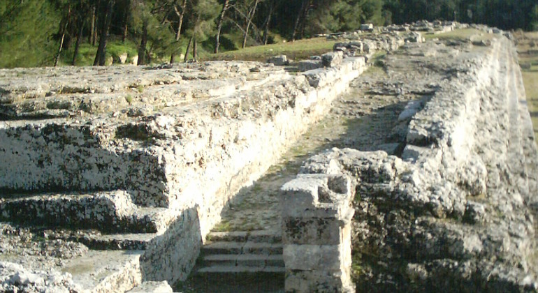 neapolis-archaeological-park-small-group-tour-en-3