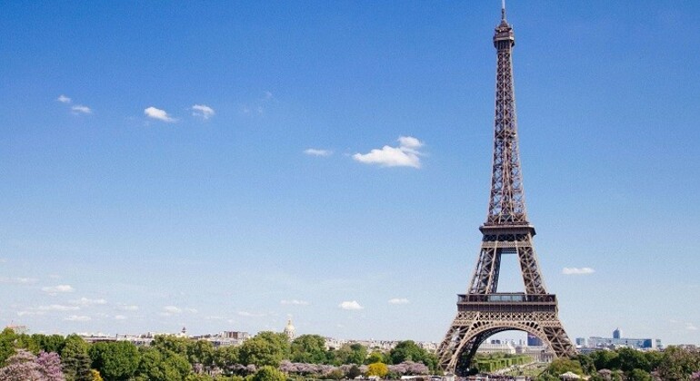 Eiffel Tower and Arc de Triomphe Free Tour France — #1