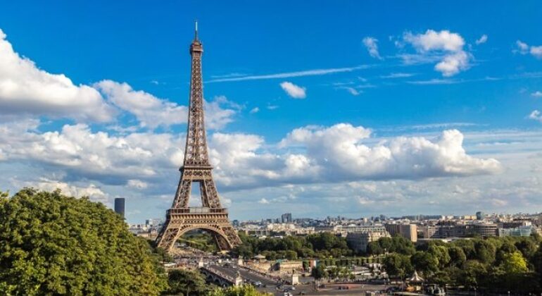 Tour gratuito della Torre Eiffel e dell'Arco di Trionfo