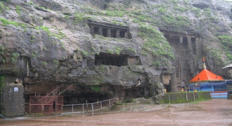 karla-bhaja-caves-with-guide-en-2