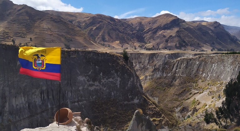 quilotoa-the-most-beautiful-volcanic-lagoon-in-ecuador-es-2