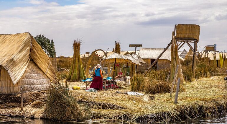 Morning Tour: Uros Floating Islands Tour from Puno