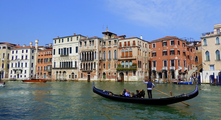 Shared Tour: Gondola Ride in Venice Provided by Destination Venice