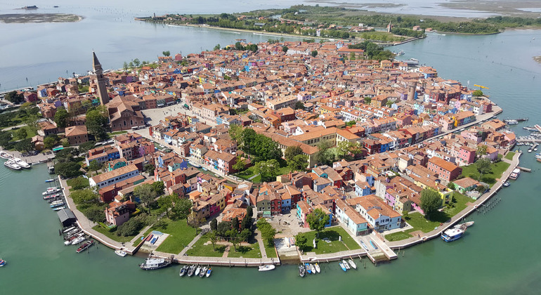 4-hour Public Shared Tour: Murano & Burano Islands Provided by Destination Venice