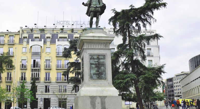 literary walking tour madrid