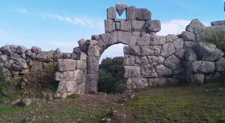 ancient-plevrona-oiniades-messolonghi-monastery-of-ligovitsi-day-tour-es-1