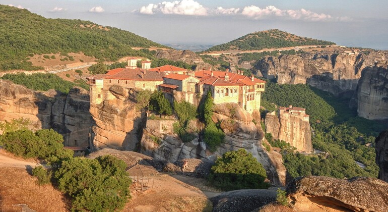 Thermopylae, Meteora and Delphi Full Day Tour