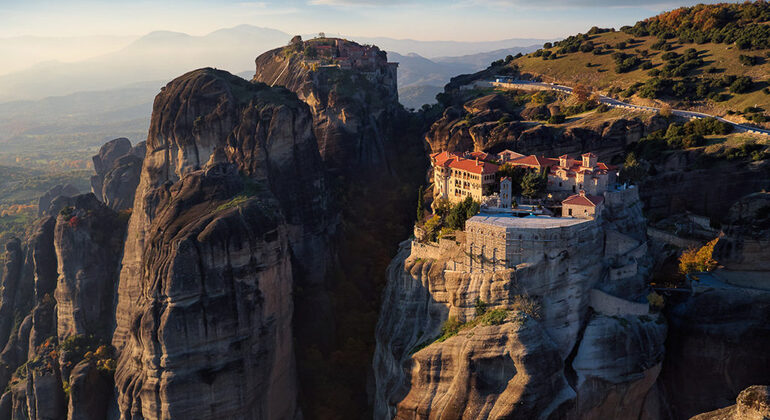 thermopylae-meteora-and-delphi-full-day-tour-en-4