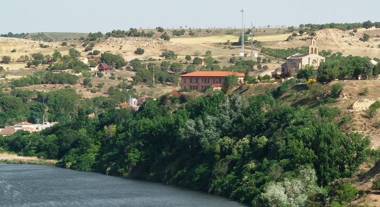 visita-la-iglesia-de-castronuno-es-12