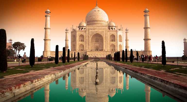 -day-golden-triangle-and-holy-city-tour-from-delhi-en-1