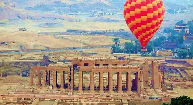 sunrise-balloon-ride-over-luxor-es-1