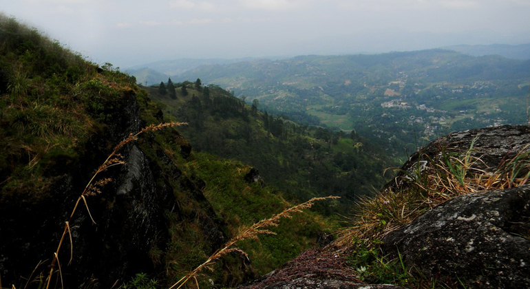 trekking-to-peacock-hill-en-5