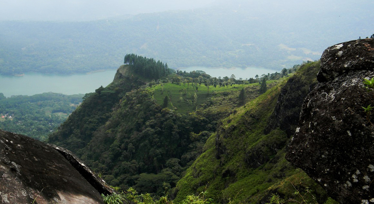 trekking-to-peacock-hill-en-6