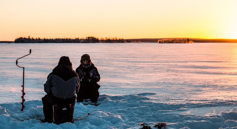 ice-fishing-excursion-with-campfire-bbq-in-rovaniemi-es-2