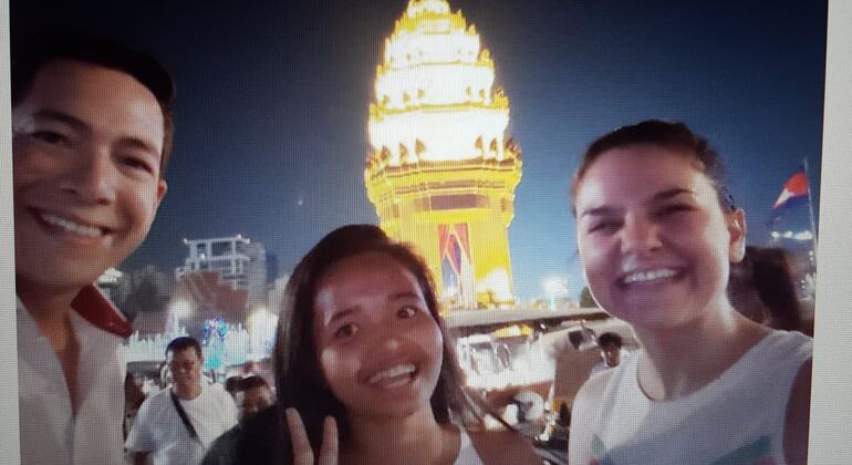 hidden-night-tour-of-phnom-penh-city-es-1