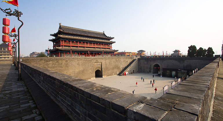 xian-city-wall-bike-tour-and-calligraphy-class-es-2