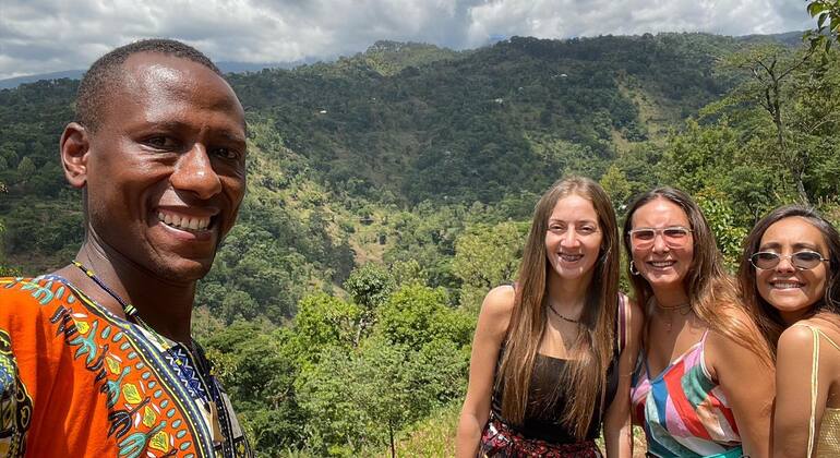 Excursión a las cataratas de Materuni y experiencia cafetera