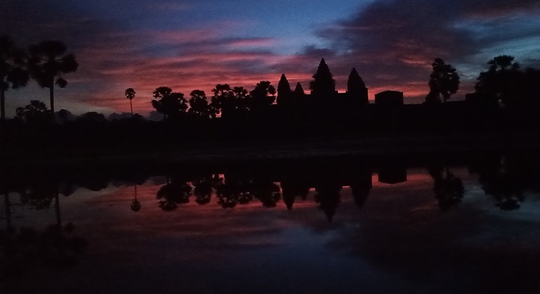 sunrise-at-angkor-wat-temple-en-10