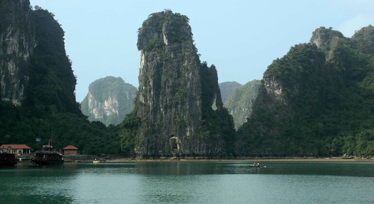 hanoi-halong-bay-2-days-1-night-on-cruise-es-1