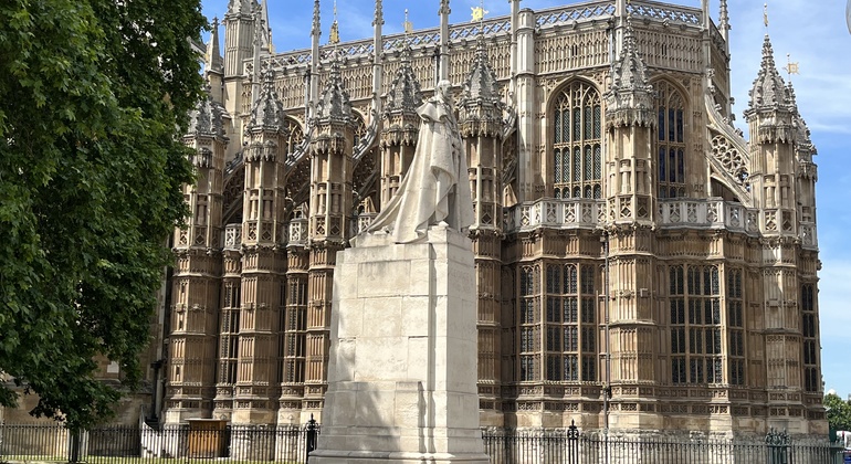 The Royal Westminster Tour - London | FREETOUR.com