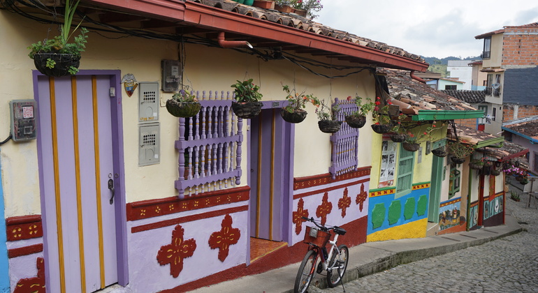 Zócalos Route in Guatape - Free Tour - Guatape | FREETOUR.com