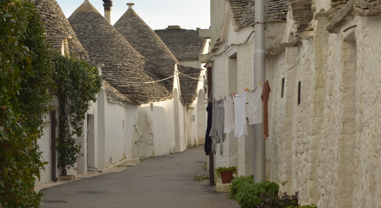 walking-tour-through-trulli-stories-legends-curiosities-es-4