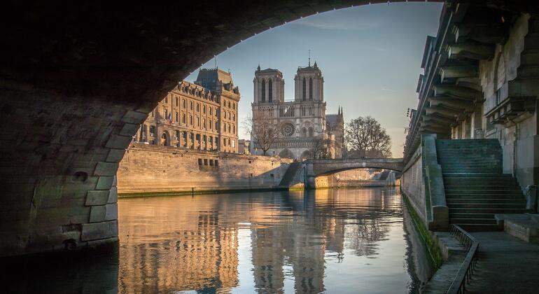 Historic Paris Tour by Walkative!