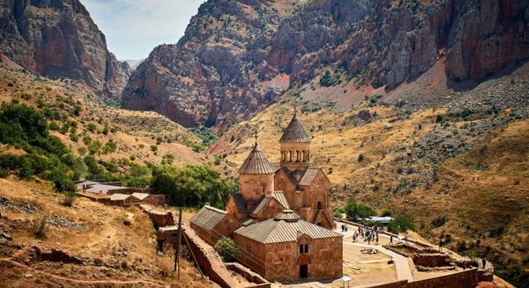 the-wine-monasteries-longest-cable-car-in-the-world-es-3