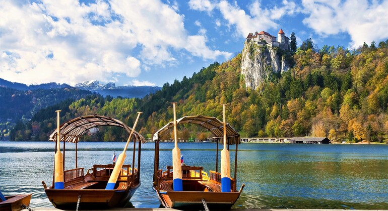 Disfruta del paseo en barco por el lago Bled y el castillo