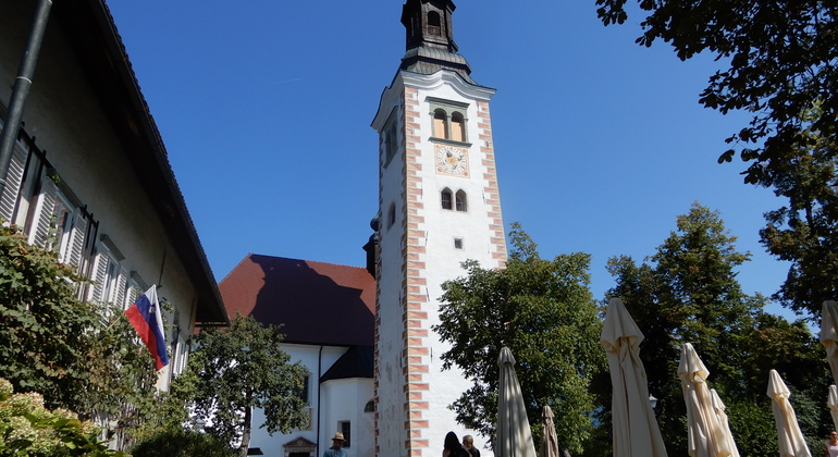 enjoy-the-boat-ride-on-lake-bled-castle-en-3