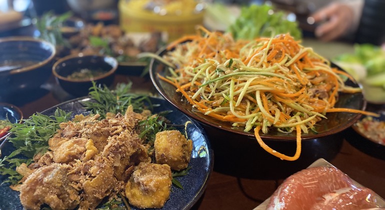 Hanói: 7 degustações de comida de rua, passeio a pé e rua do comboio