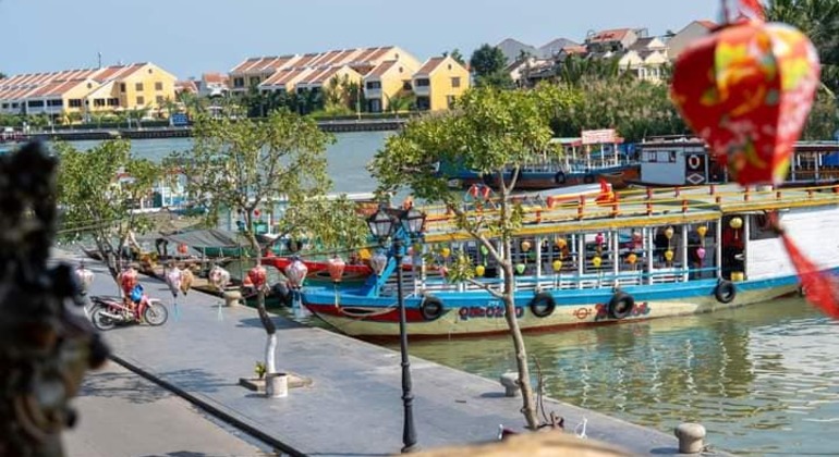 Croisière privée aux lanternes à Hoi An et lâcher de lanternes de Lotus