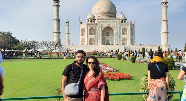 Taj-Mahal-Day-Trip-by-Gatimaan-Express-from-Delhi-2