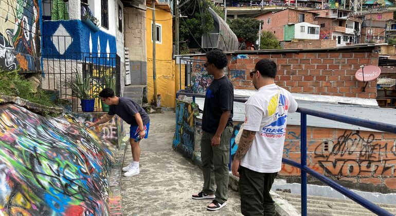 Free-Tour-Comuna-13-en-Medellin-7