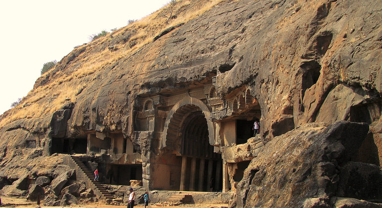 excursão de 7 horas às grutas de Karla e Bhaja