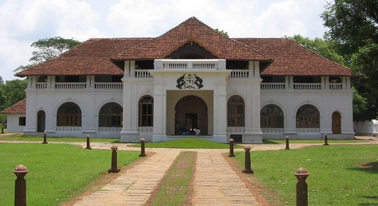 fort-cochin-entrance-kathakali-dance-performance-es-2