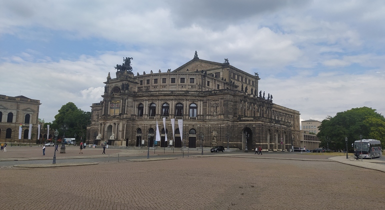 city-free-tour-through-the-historic-old-town-of-dresden-es-5