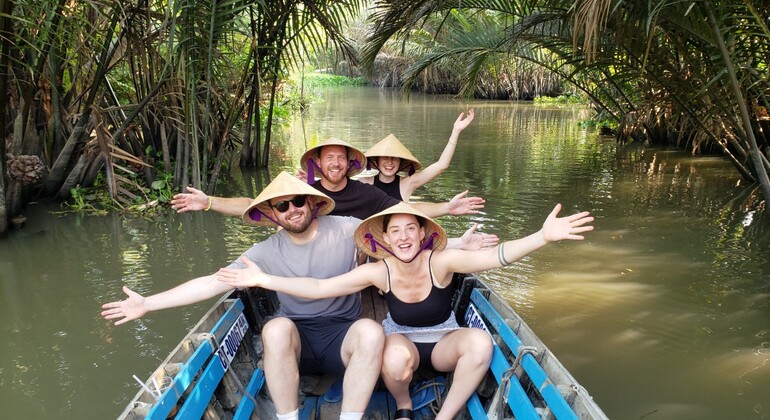 cai-rang-floating-market-a-must-visit-place-in-mekong-delta-en-5