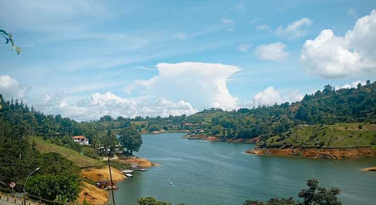 dia-de-sol-guatape-el-penol-es-2