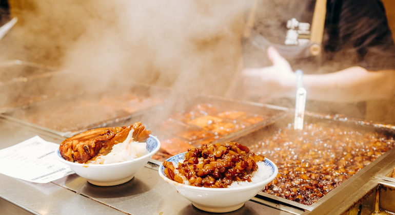 Tour gastronómico de Taipei: Mercado nocturno histórico (comida incluida)