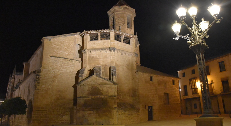 Free Tour Úbeda by Night: Get to know the Illuminated City